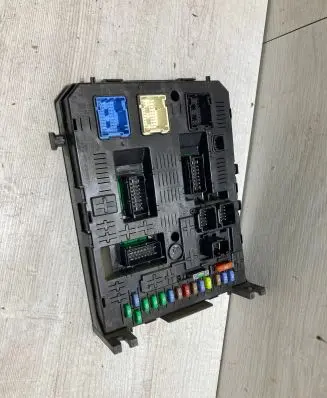 Citroen Jumpy Fuse module 9678477180