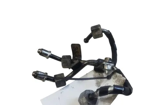 Fuel injector supply line/pipe