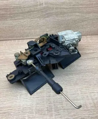 Audi A6 S6 C5 4B Tailgate/trunk/boot lock/catch/latch 8D9827565H 4B0827565H