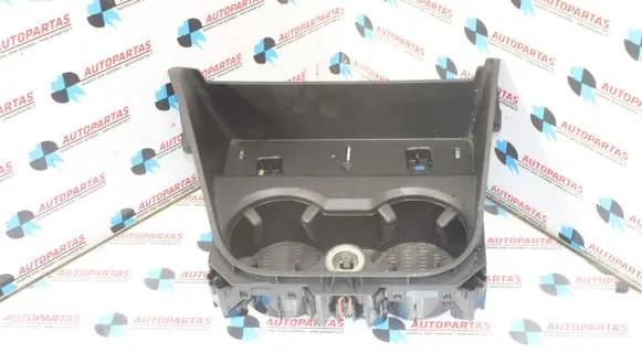 Cup holder front