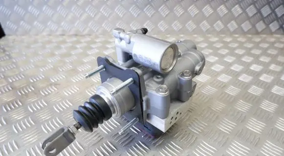 Toyota Prius (XW50) ABS Pump 4721047210 4727047040