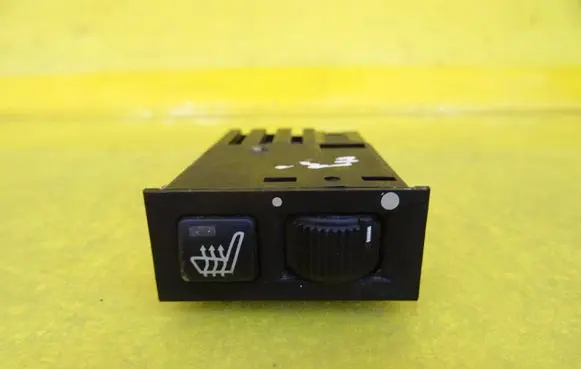 BMW 5 E39 Seat heating switch 61318352259