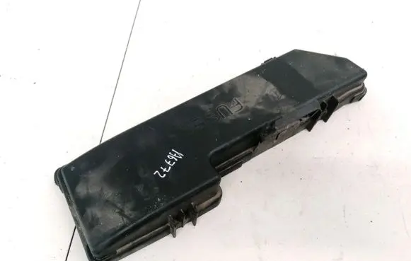 Volvo S80 Fuse box cover 9494211