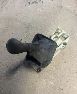 Toyota Avensis T220 Gear shifter/selector