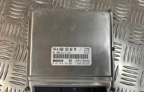 Mercedes-Benz A W168 Engine control unit/module A6681530279 28RTF000 0281010793