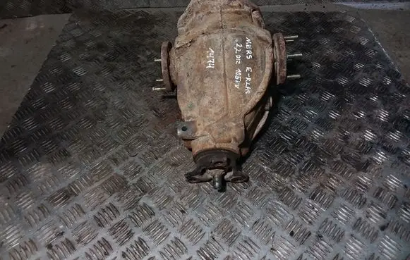 Mercedes-Benz E W210 Rear differential A2103513308G A2103510805