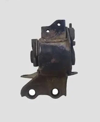 Mazda 6 Engine mount bracket