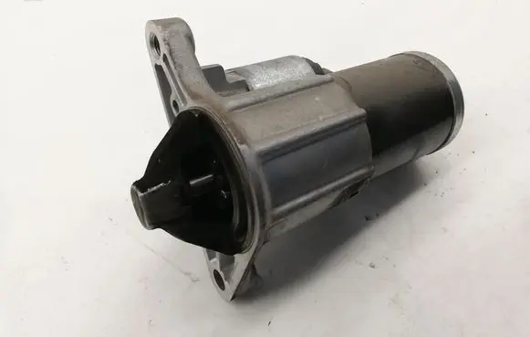Mazda CX-3 Starter motor M000T24971
