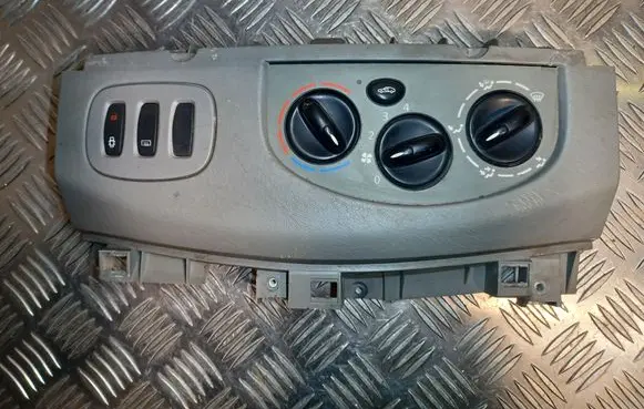 Renault Trafic II (X83) Climate control unit 8200004603