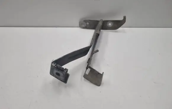 Mercedes-Benz CLS C218 X218 Front bumper mounting bracket A2045241440 2045241440