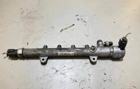 Mercedes-Benz Sprinter W906 Fuel main line pipe A6510700495 R9144Z240A