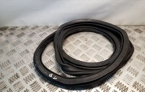 Audi A1 Rear door rubber seal (on body) 8X4833721B