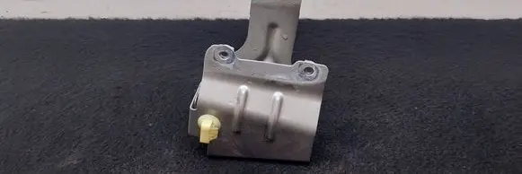 Dacia Lodgy Fender mounting bracket 631448373R