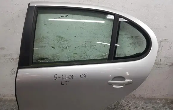 Seat Leon (1M) Rear door