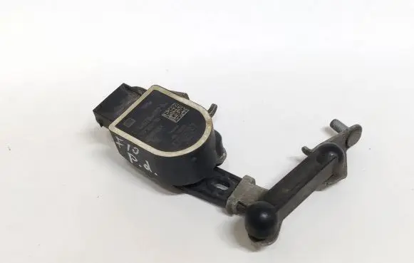 Headlight/headlamp level sensor