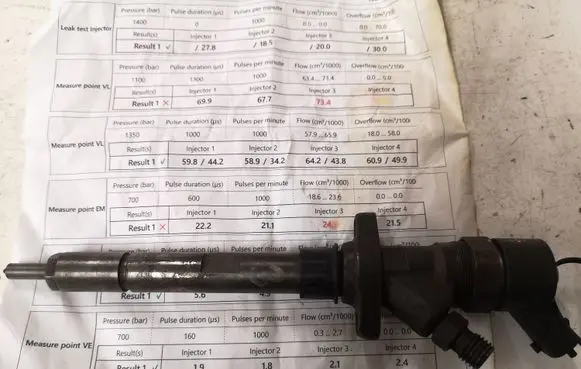 Peugeot 406 Fuel injector 0445110036