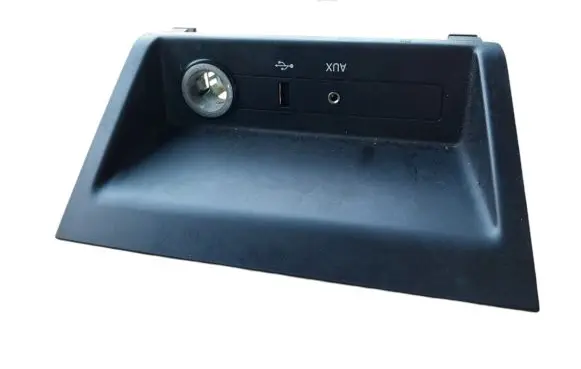 Skoda Fabia Mk3 (NJ) USB socket connector 6V0857367A