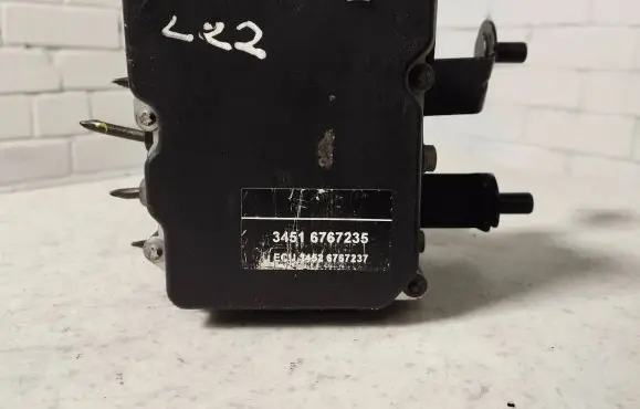 BMW 5 E60 E61 ABS Pump 6767237 6767235