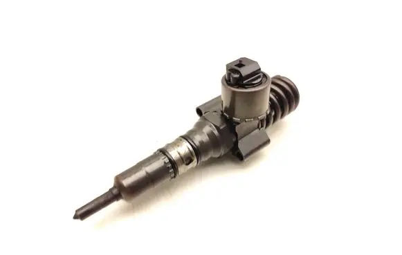 Volkswagen Golf V Fuel injector 03G130073B 0414720403