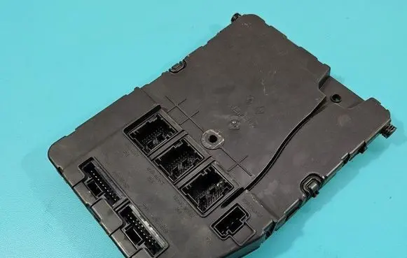 Renault Scenic II - Grand scenic II Central body control module 8200433198 IMPRK1474792