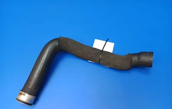Mercedes-Benz C W203 Engine coolant pipe/hose 2035010882 A2035010882