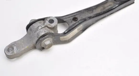 Skoda Octavia Mk4 Engine mounting bracket 5Q0199855J
