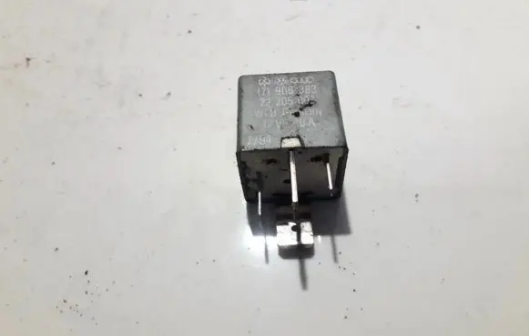 Volkswagen Golf III Other relay 171906383 22205007