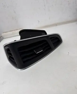 Ford Focus Dashboard side air vent grill/cover trim BM51A018B08 31096H
