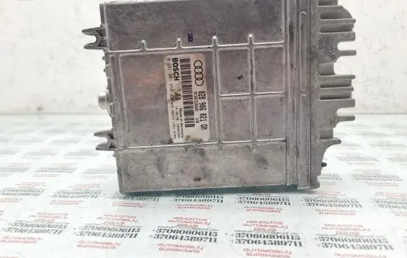 Volkswagen PASSAT B5 Engine control unit/module 028906021GM
