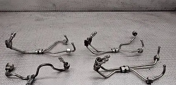 Volvo V60 Fuel injector supply line/pipe 