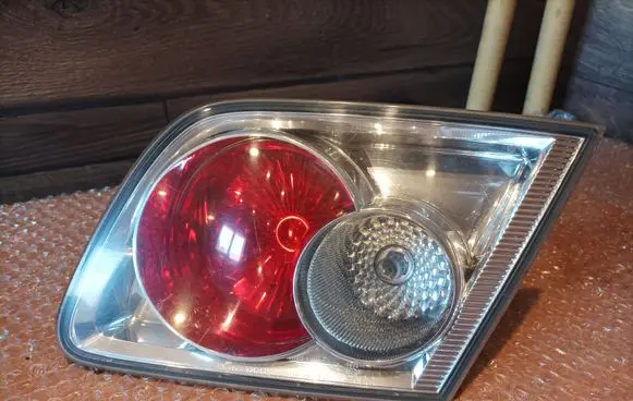 Mazda 6 Tailgate rear/tail lights 22661971