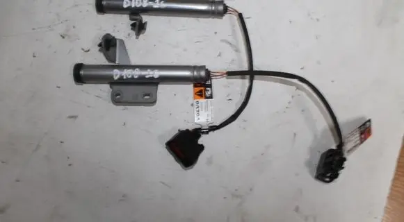 Volvo S90, V90 Pedestrian airbag 31688051