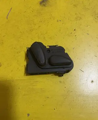 Mercedes-Benz E W211 Seat control switch 2108213751