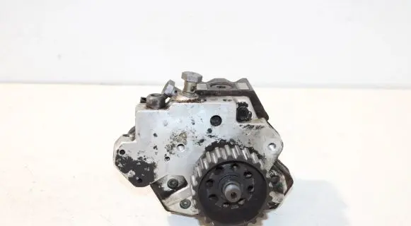 Audi A4 S4 B7 8E 8H Fuel injection high pressure pump 059130755E 0445010090