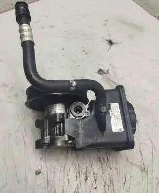 BMW X3 E83 Power steering pump 3413807 7692974541