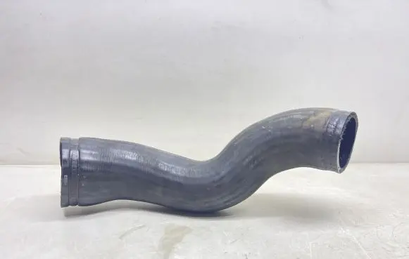 Volvo V70 Intercooler hose/pipe 30680218