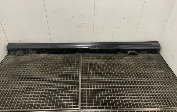 Mercedes-Benz C W205 Sill 13178824