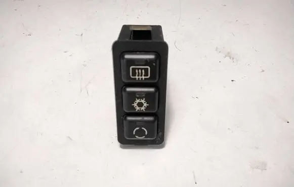 BMW 5 E34 Windscreen/window heater switch 1391764 6131 03051000