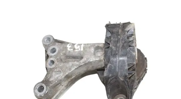 Peugeot 2008 I Engine mount bracket 9676771080