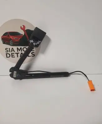 Front seatbelt buckle