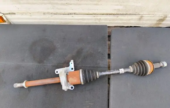Nissan Qashqai Front driveshaft 10345799