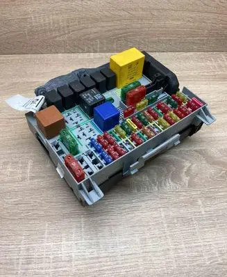 Opel Vectra B Fuse module 09152787