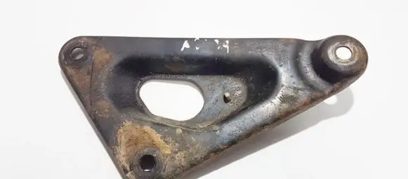 Opel Astra H Engine mounting bracket 2686