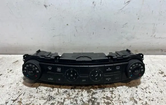 Mercedes-Benz E W211 Climate control unit 2118300390 SW0805 00030706