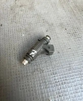 Audi A8 S8 D2 4D Fuel injector 0280155921 077133551M