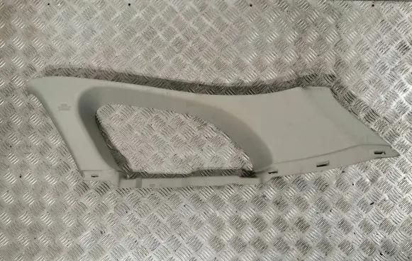 (D)pillar trim (top)