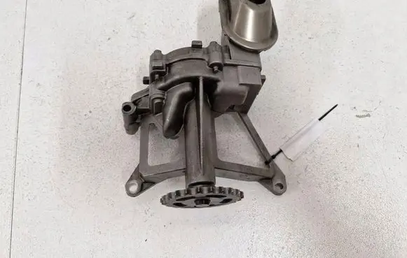 Ford Mondeo MK IV Oil pump 9682393380