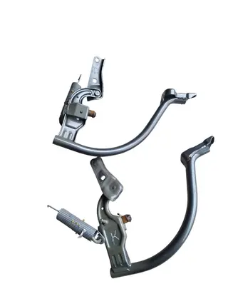 Tailgate/trunk/boot hinge