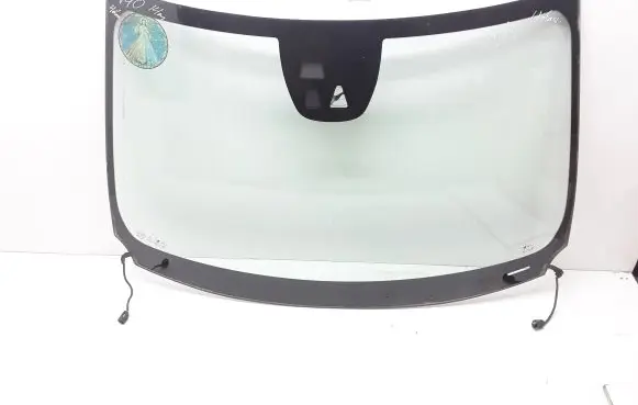 Volvo V40 Cross country Front windscreen/windshield window 31402412