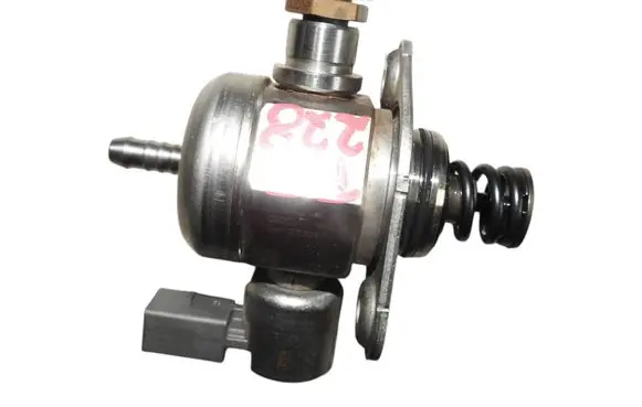 Audi Q5 SQ5 Fuel injection high pressure pump 06K127028C